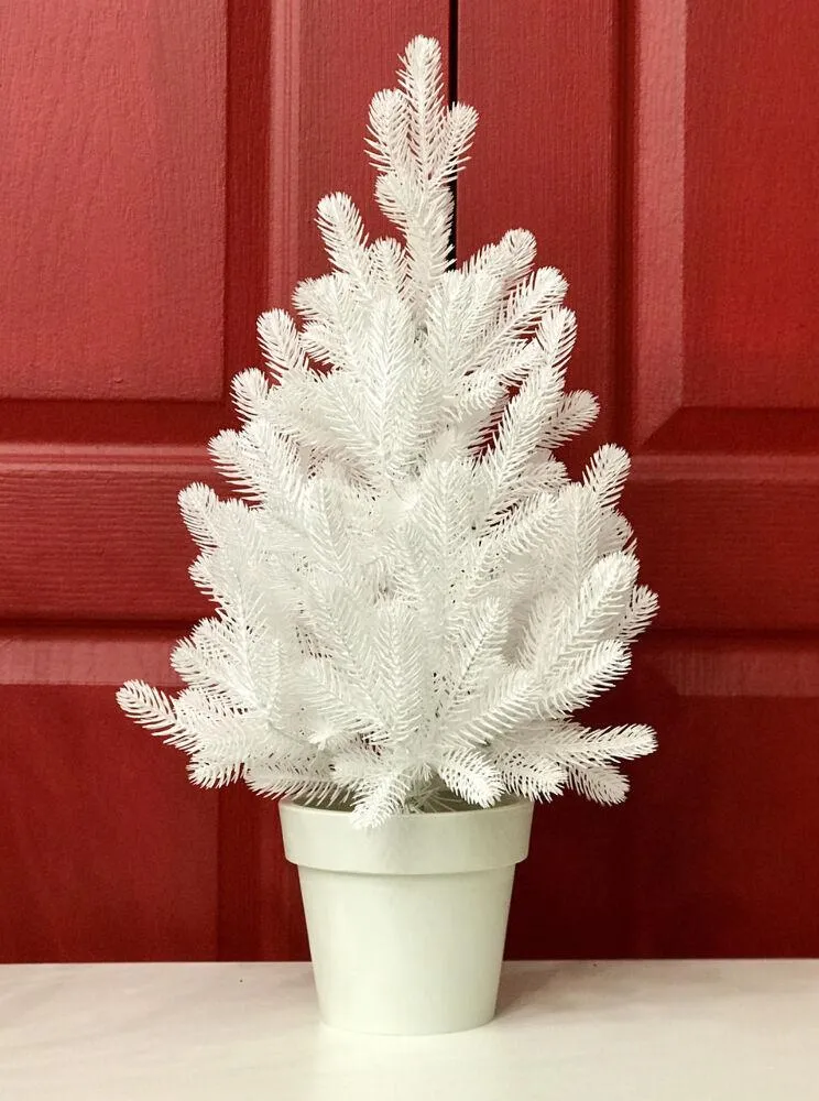Ялинка Traditional лита в горщику 50 см біла новинка