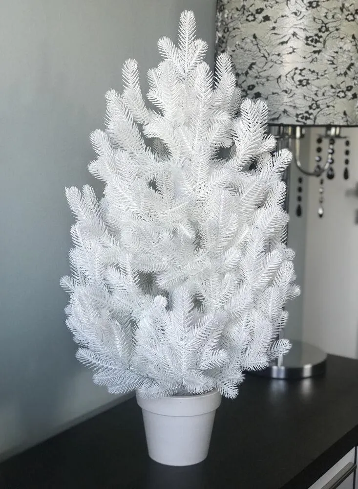 Ялинка Traditional лита в горщику 70 см біла новинка