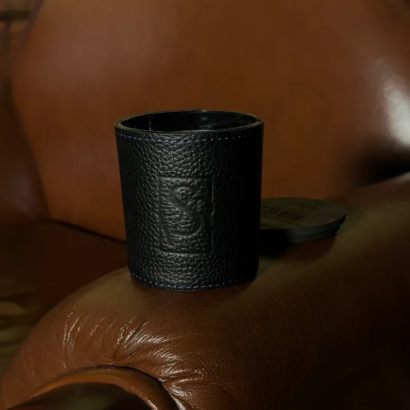 Аромасвічка Savour Leather в шкіряному чохлі-0