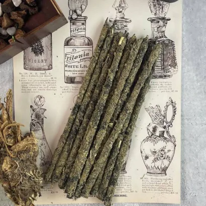 Воскова чорна свічка з полином