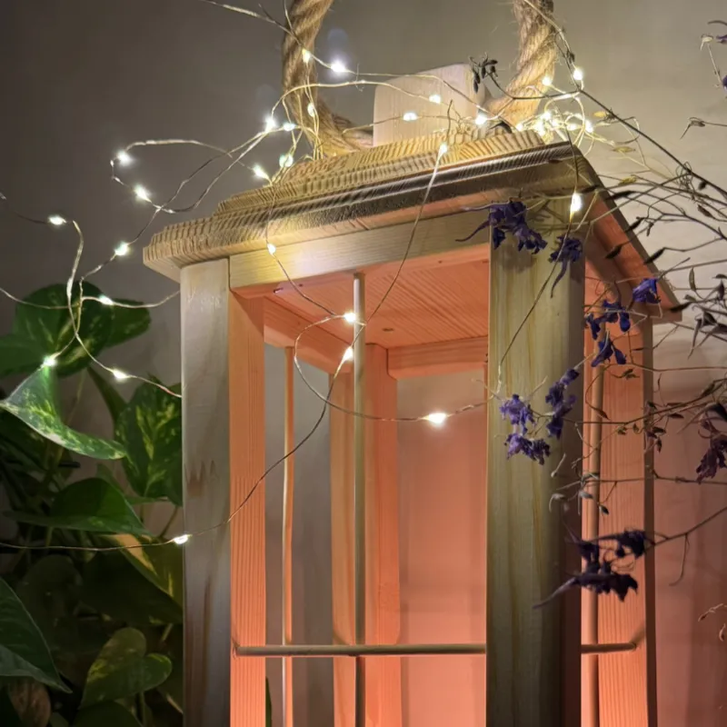 Ліхтар декоративний (ручна робота, деревина)